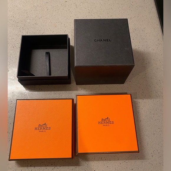 4 Hermes Orange Box Set and 2 Chanel Boxes - Picture 7 of 9